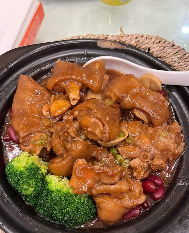 开了快40年的老店特色菜吃撑了！pg电子