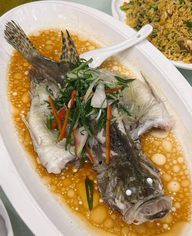 开了快40年的老店特色菜吃撑了！pg电子免费模拟器游戏广州这家(图3)